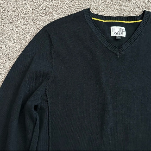 Threads & Heirs Sweater Mens Size S Knit V Neck Black - Picture 5 of 12